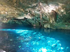 cenote dos ojos