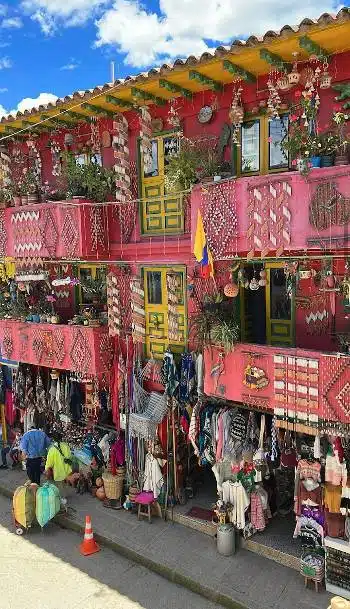 facade rose à raquira 