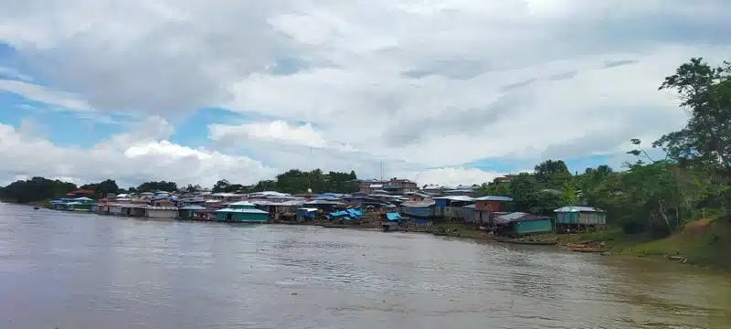 Village sur l'Amazonie