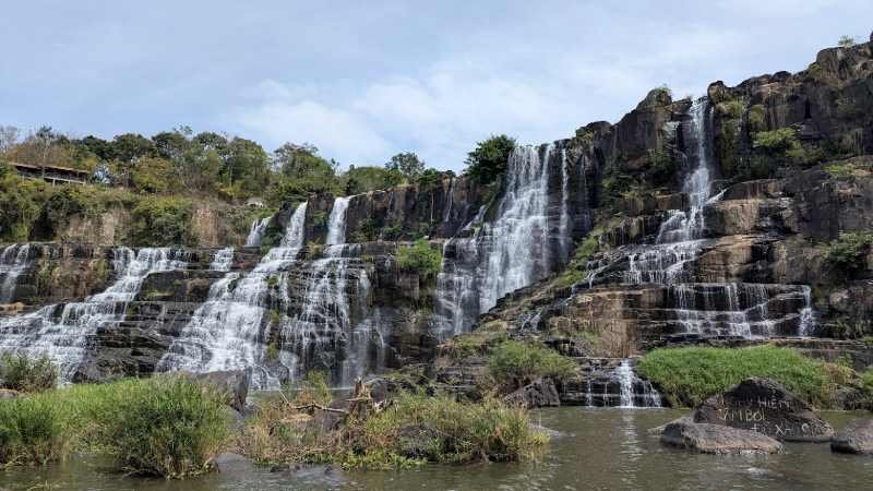 cCascade de Pngour