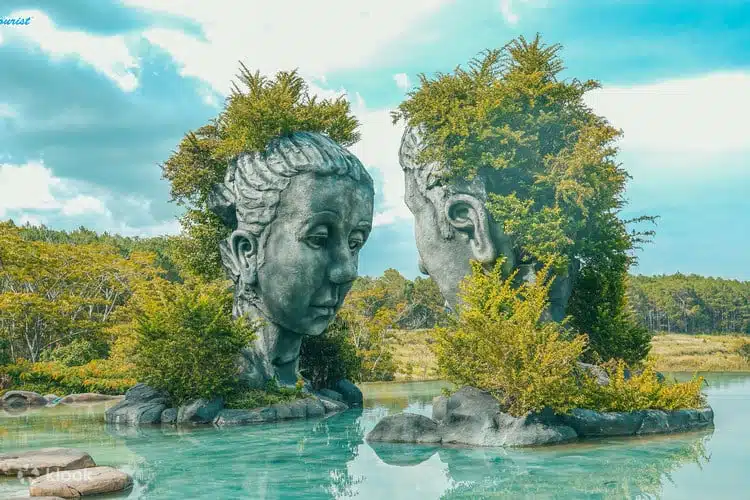 Đường Hầm Điêu Khắc