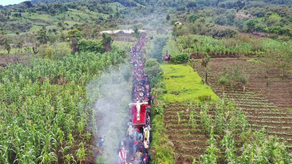 procession- crist volcan Agua
